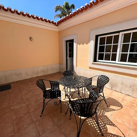 Spacious Ground-floor With Private & Heated Pool Sao Martinho do Porto