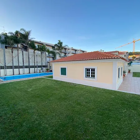 Villa Spacious Ground-floor With Private & Heated Pool Sao Martinho do Porto